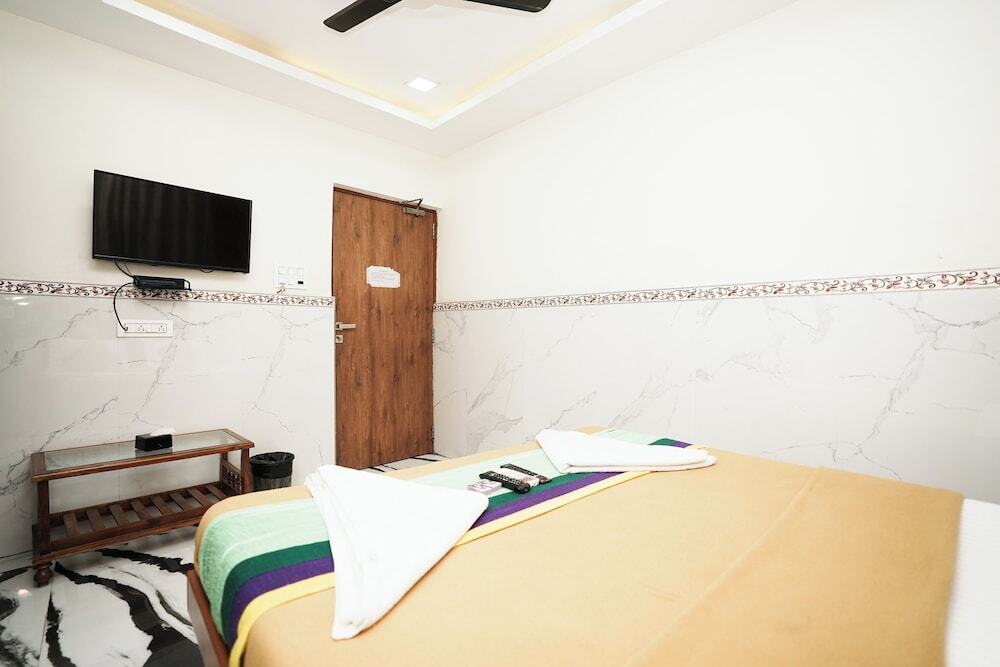 Нави-Мумбай: Hotel Sai Bansi Residency, MIDC Industrial Area, Turbhe, Navi Mumbai