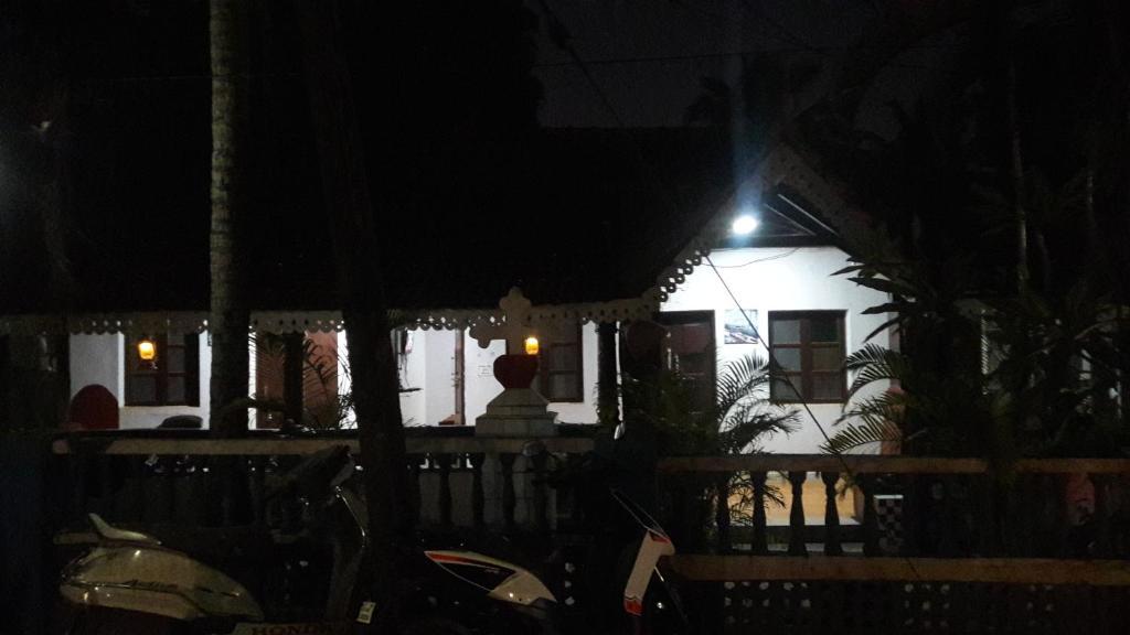 Калангут: Angela Beach House ( Lui)