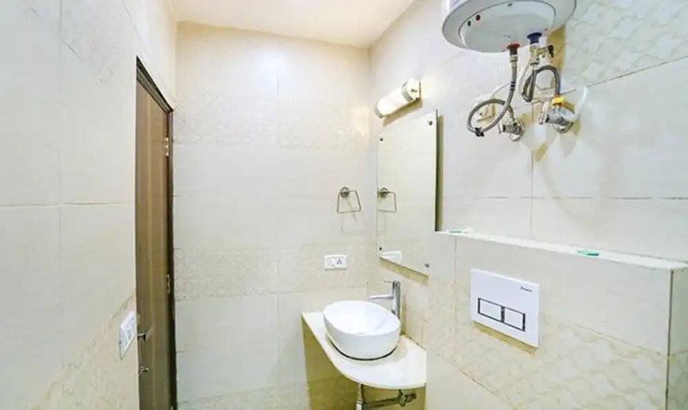 Нью-Дели: Fabhotel The Grand Bella