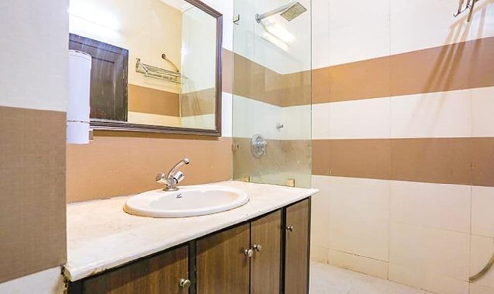 Нью-Дели: Fabhotel The Grand Bella