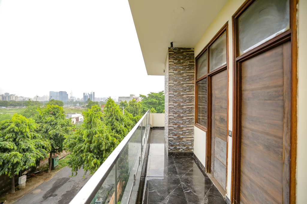 Нойда: FabHotel Enaya Residency