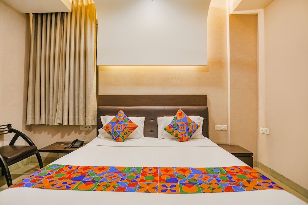 Нойда: Fabhotel Grand Olive