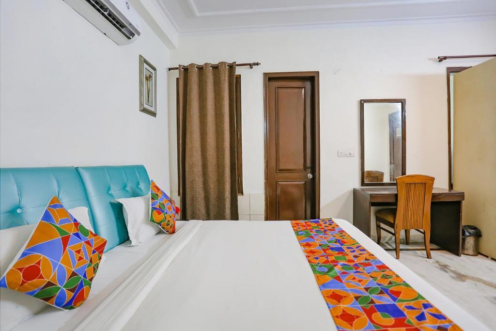 Нойда: Fabhotel Grand Palace