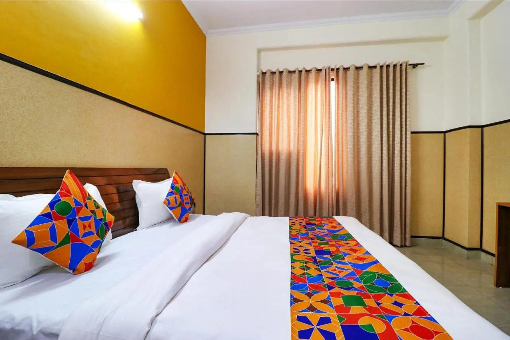 Нойда: Fabhotel Elite Park