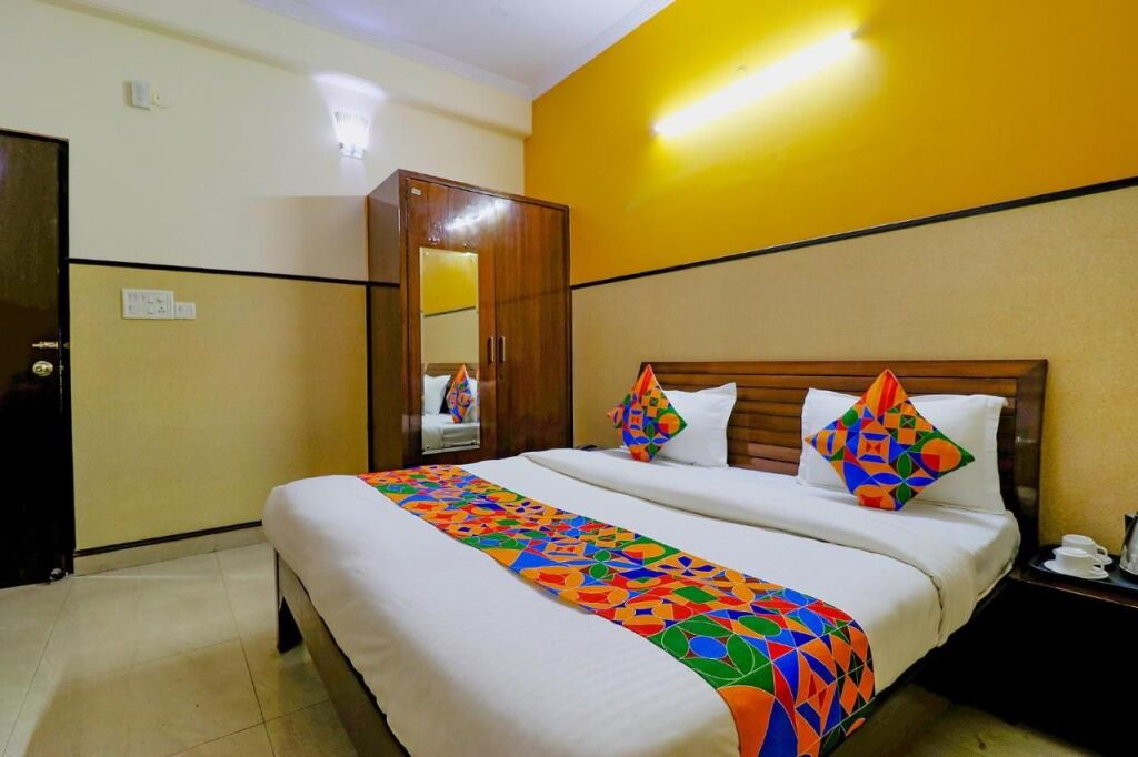 Нойда: Fabhotel Elite Park