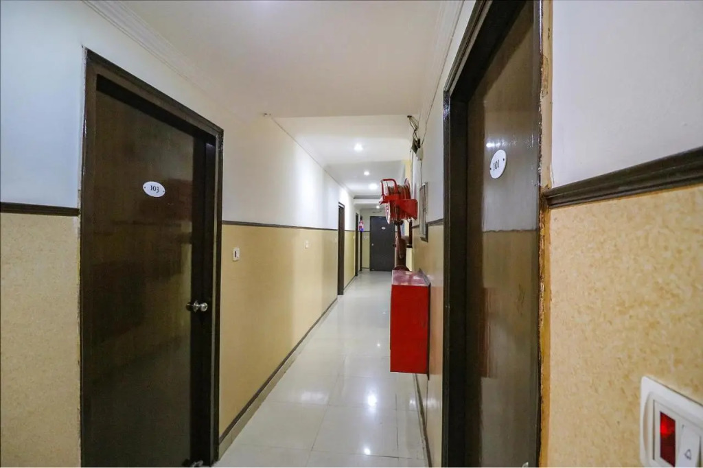 Нойда: Fabhotel Elite Park