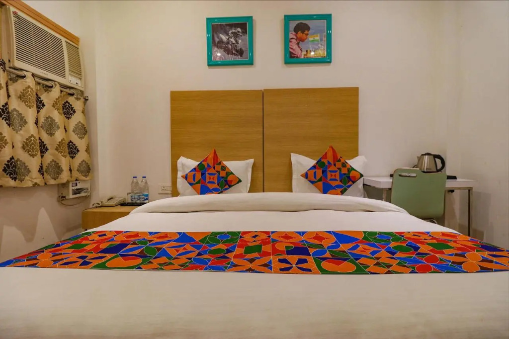 Нойда: FabHotel Vacanza