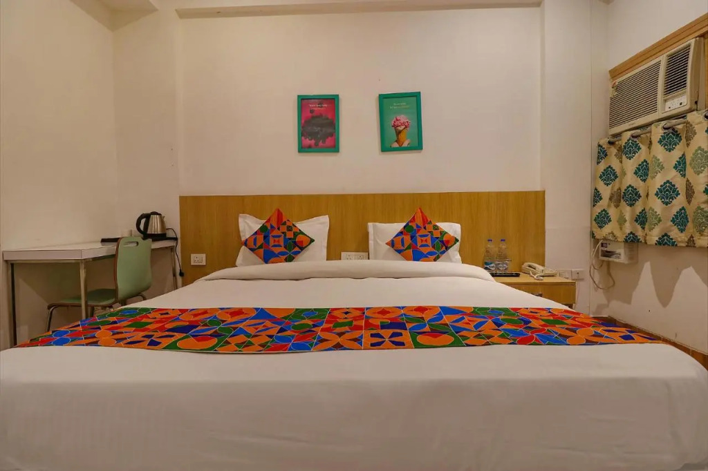 Нойда: FabHotel Vacanza