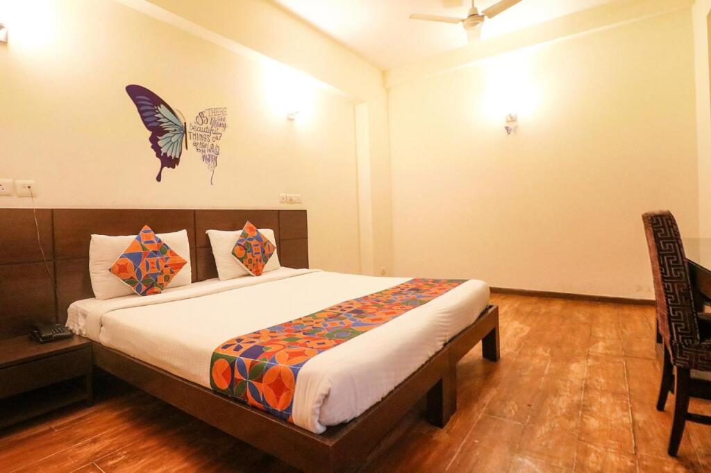 Нойда: Fabhotel Merriment City
