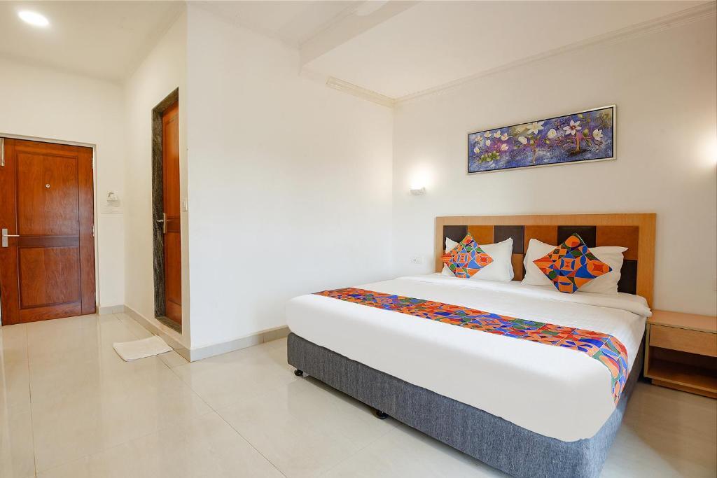 Калангут: FabHotel Prime Infantaria Comfort With Pool, Calangute Beach