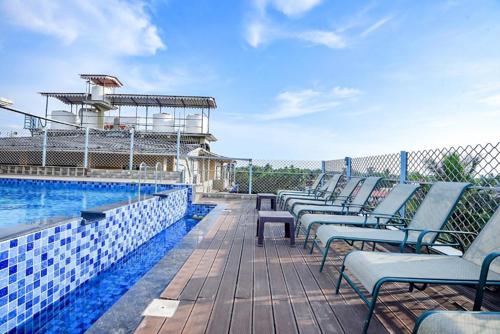Калангут: FabHotel Prime Infantaria Comfort With Pool, Calangute Beach