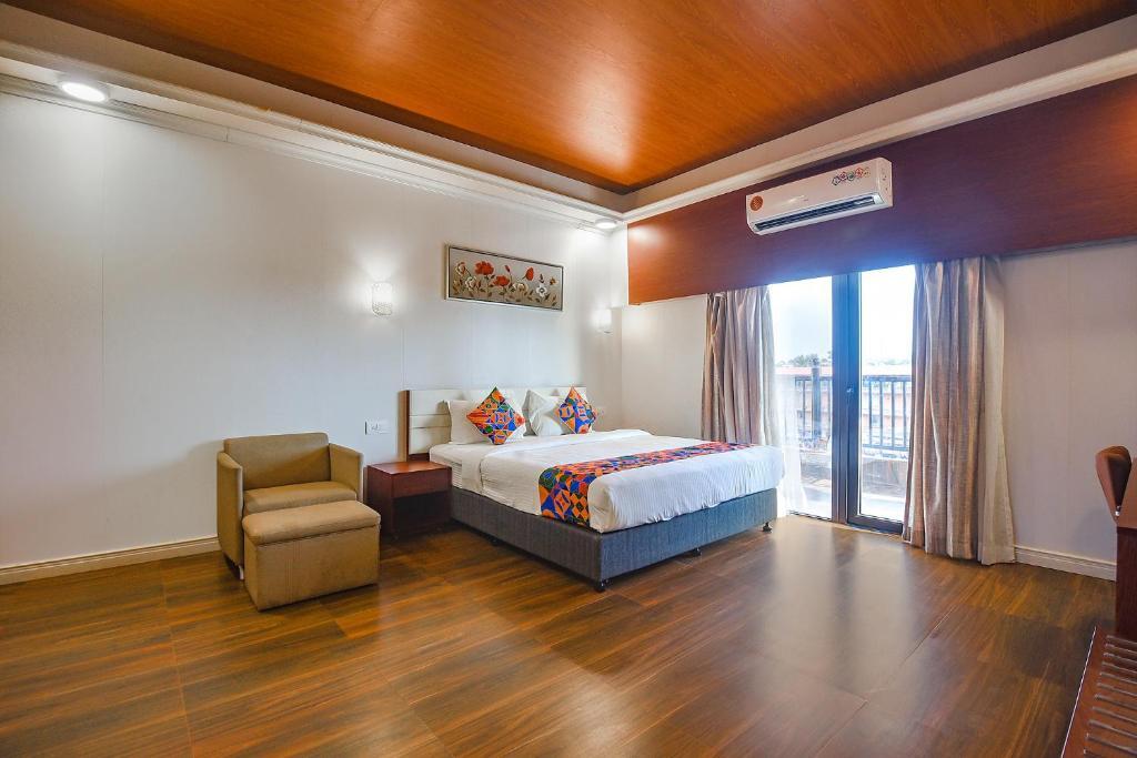 Калангут: FabHotel Prime Infantaria Comfort With Pool, Calangute Beach