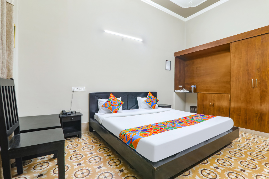 Праяградж: Fabhotel Harmony