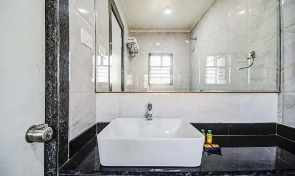 Пуна: FabHotel Krishna Regency