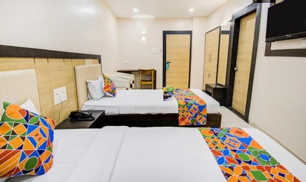 Пуна: FabHotel Krishna Regency