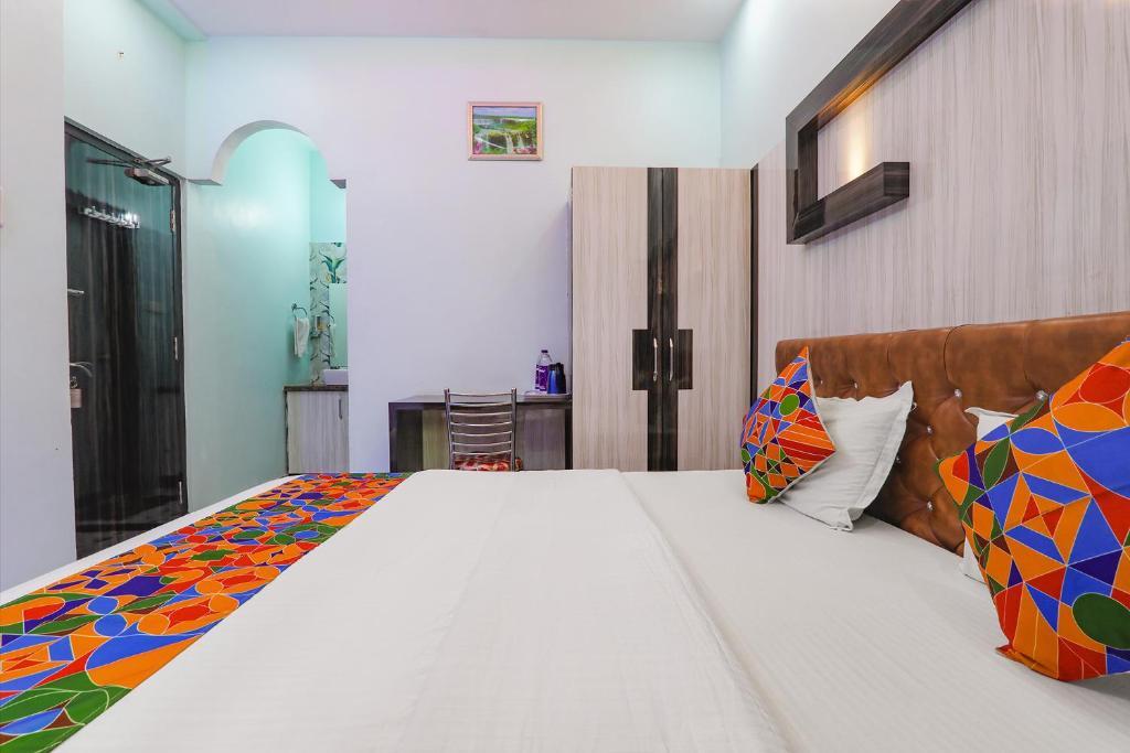 Сарнатх: Fabhotel Lumbini International