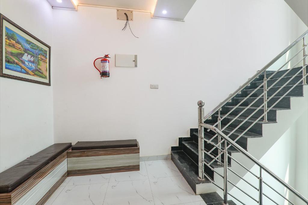 Сарнатх: Fabhotel Lumbini International