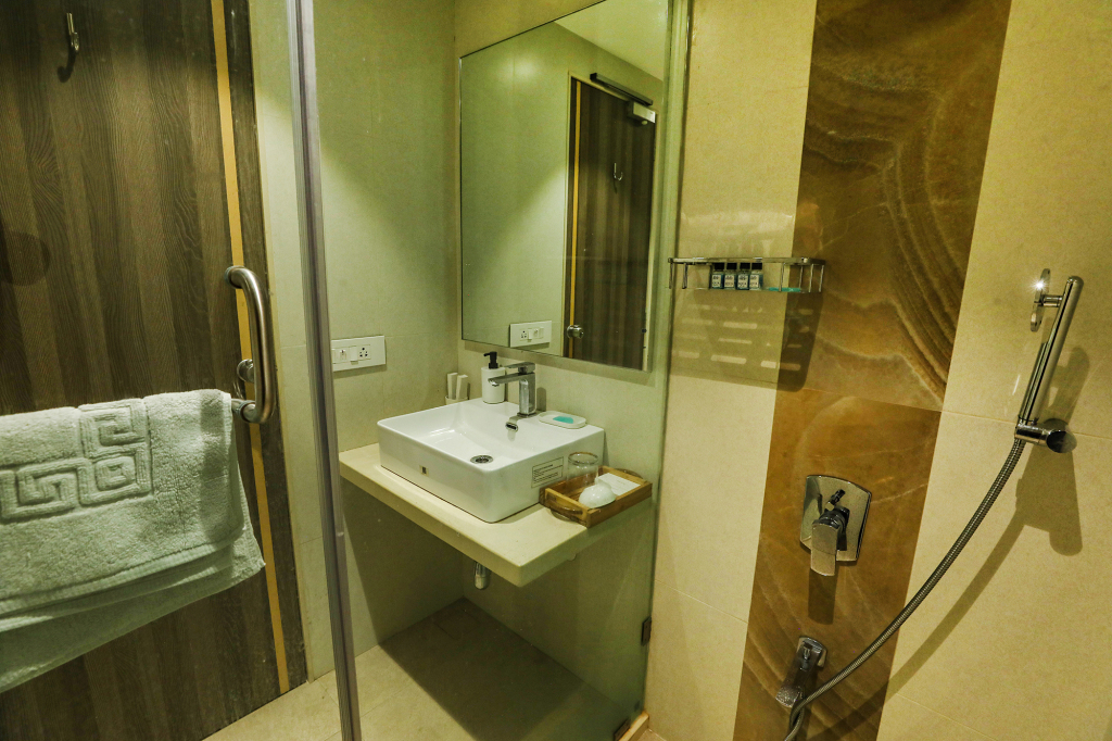 Тхане: Fabhotel Prime The Thane Club