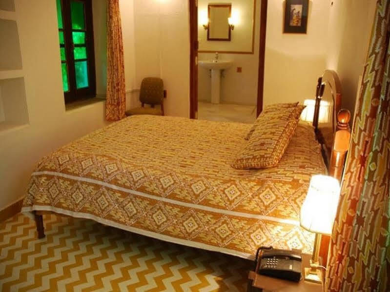 Биджайнагар: WH Bijayniwas Palace