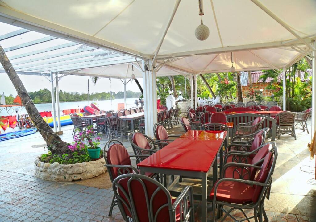 Кавелоссим: Jacks Place
