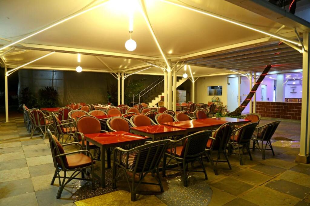 Кавелоссим: Jacks Place