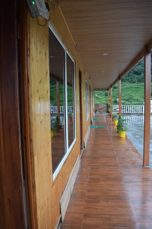 Чамоли: Chopta Himrab Resort