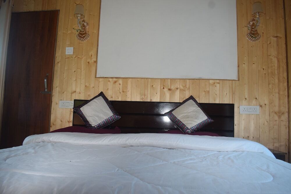 Чамоли: Chopta Himrab Resort