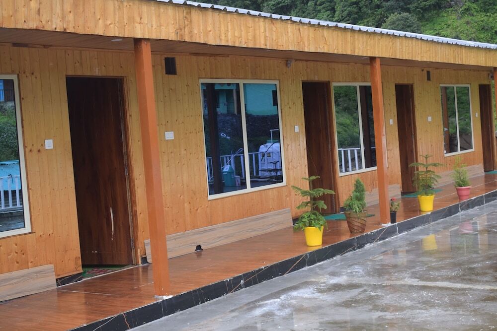 Чамоли: Chopta Himrab Resort