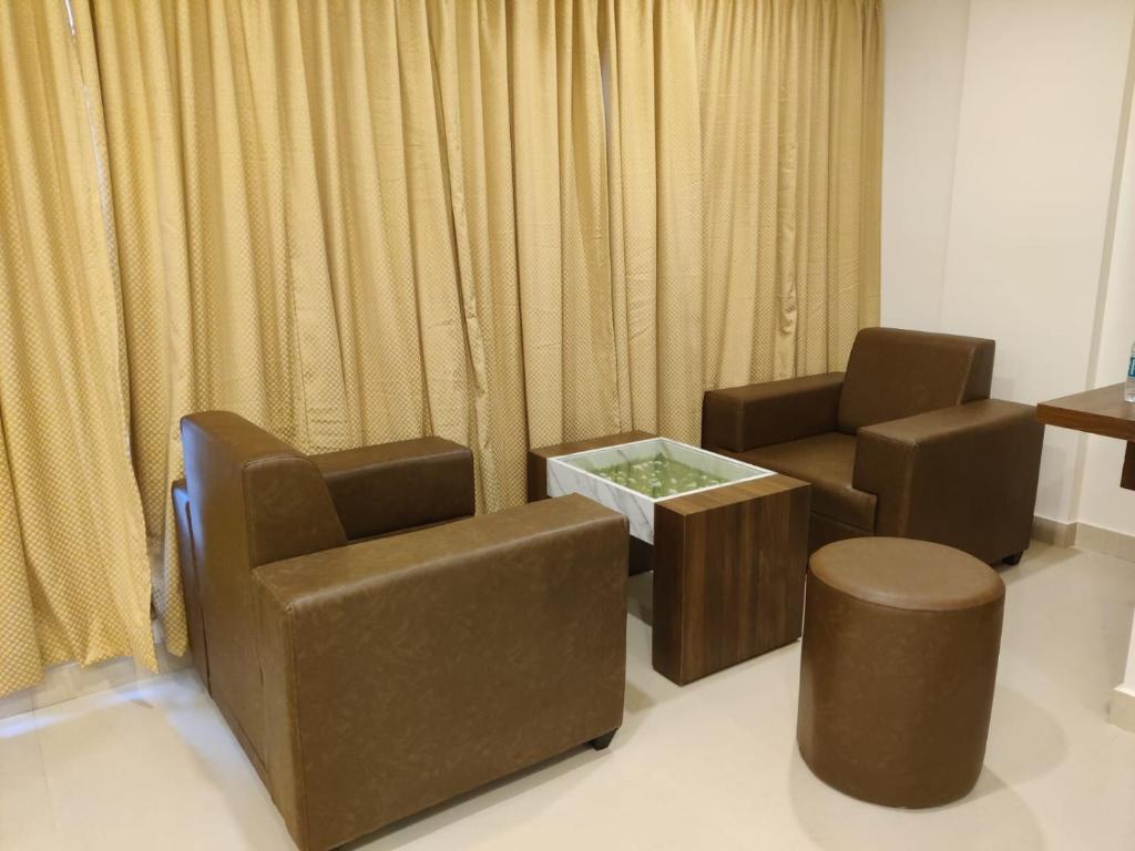 Chikkajala: Relax Inn