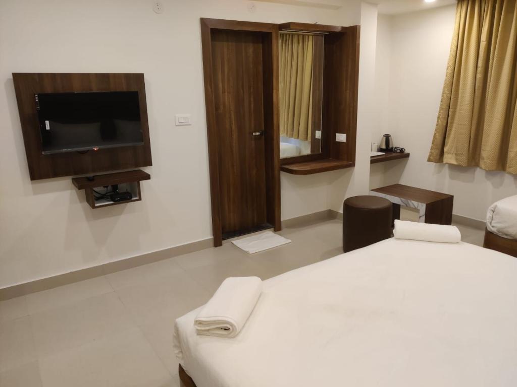 Chikkajala: Relax Inn