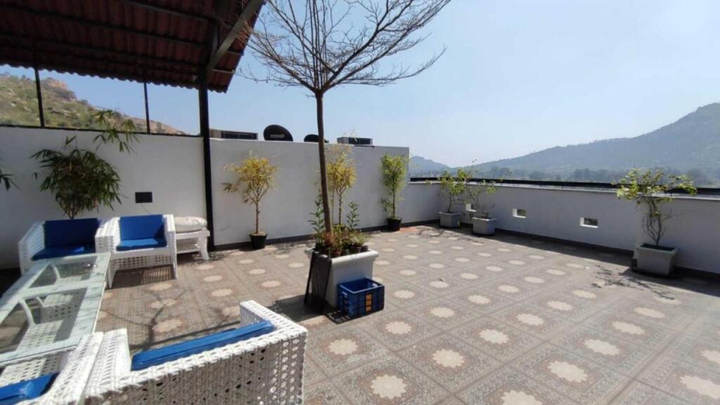 Chikkajala: Saffronstays Mountain Nest