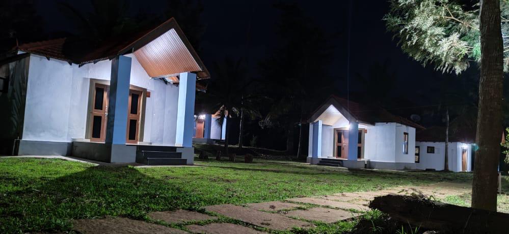 Кушалнагар: River Side Cottages Near Kushalnagar