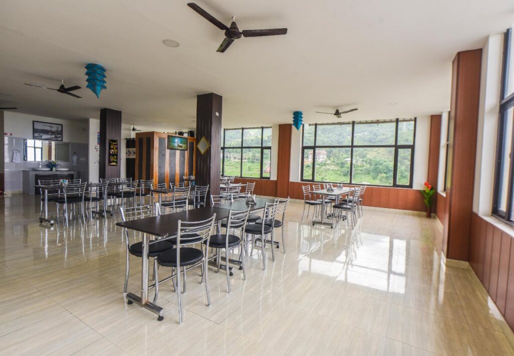 Катра: Hotel Devdar Resort