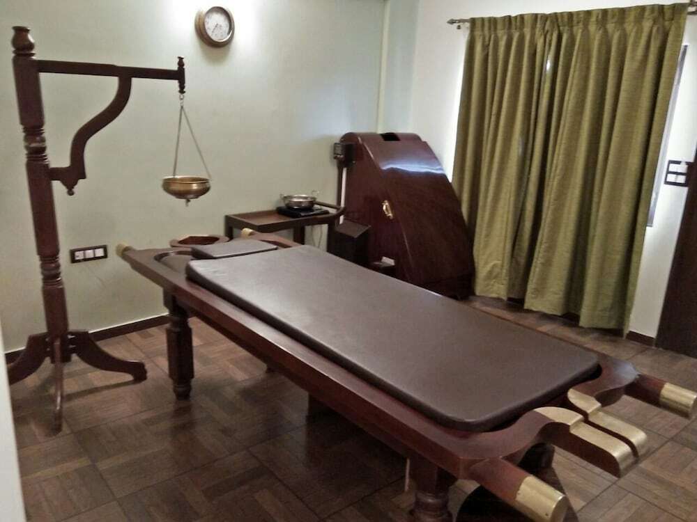 Chikkajala: Shathayu Ayurveda Yoga Retreat