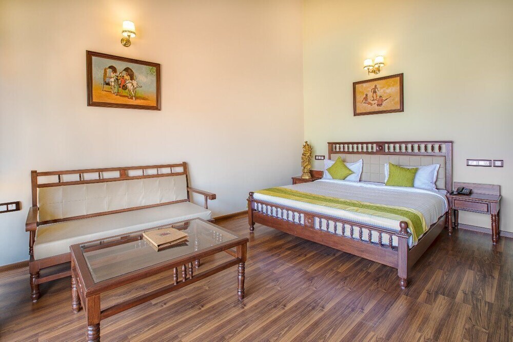 Chikkajala: Shathayu Ayurveda Yoga Retreat