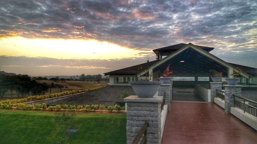 Chikkajala: Shathayu Ayurveda Yoga Retreat