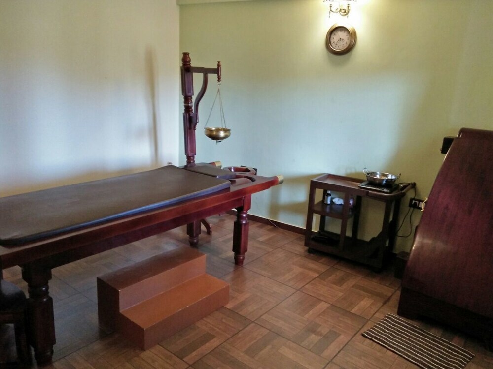 Chikkajala: Shathayu Ayurveda Yoga Retreat