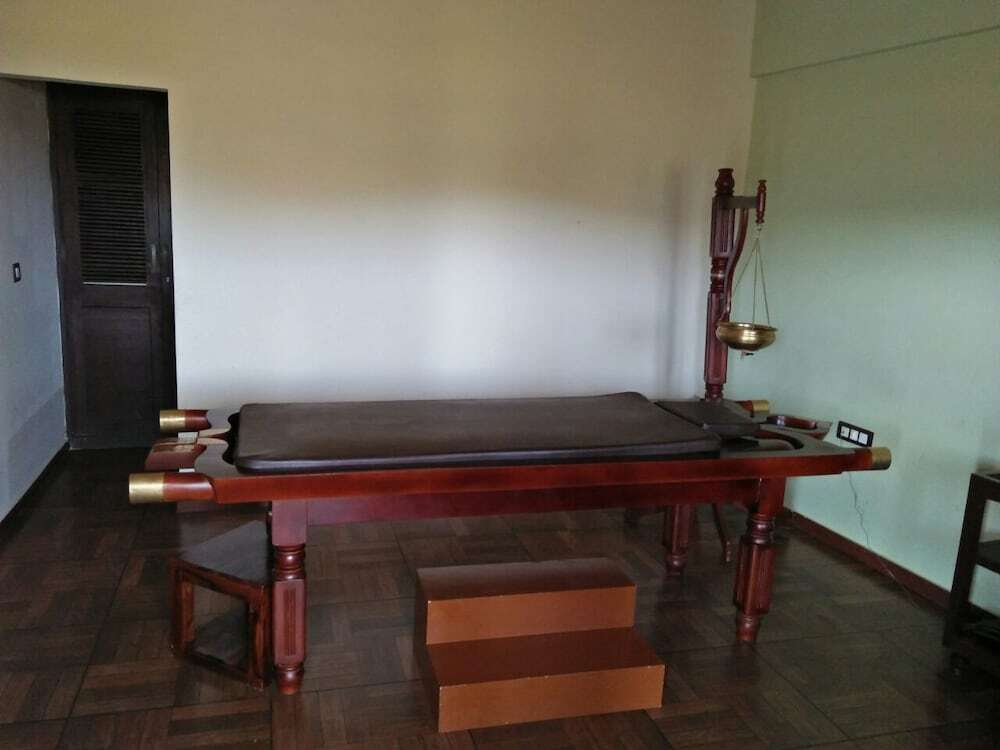 Chikkajala: Shathayu Ayurveda Yoga Retreat