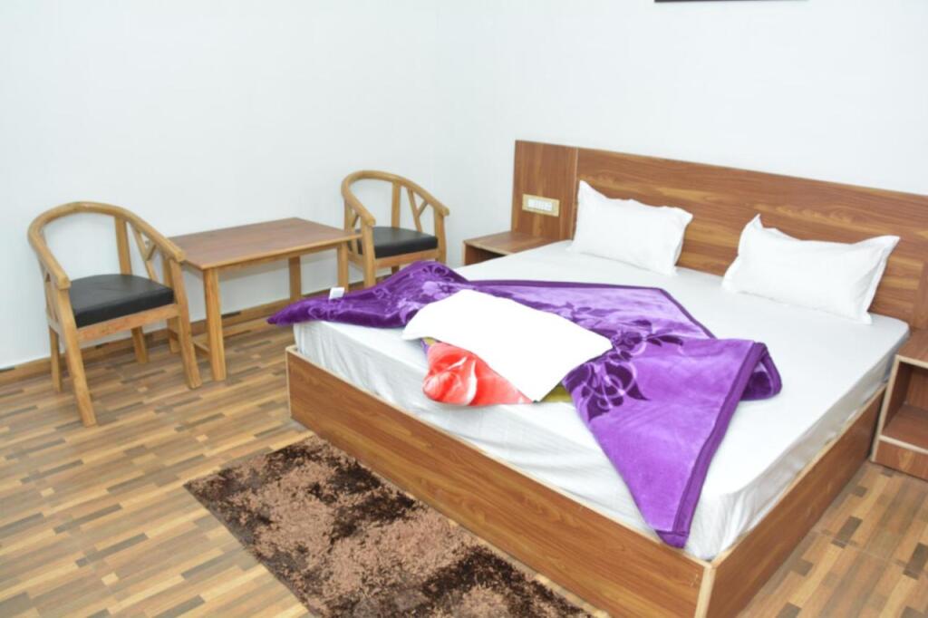 Чубаттакхал: Rock Wood Hotels