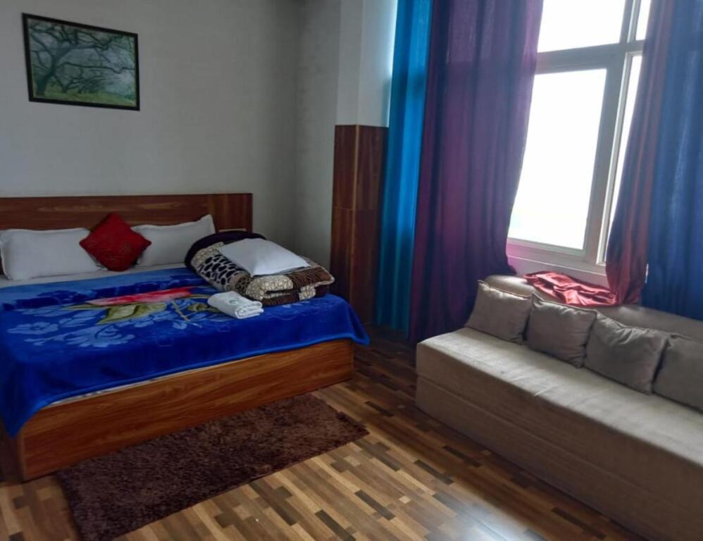 Чубаттакхал: Rock Wood Hotels