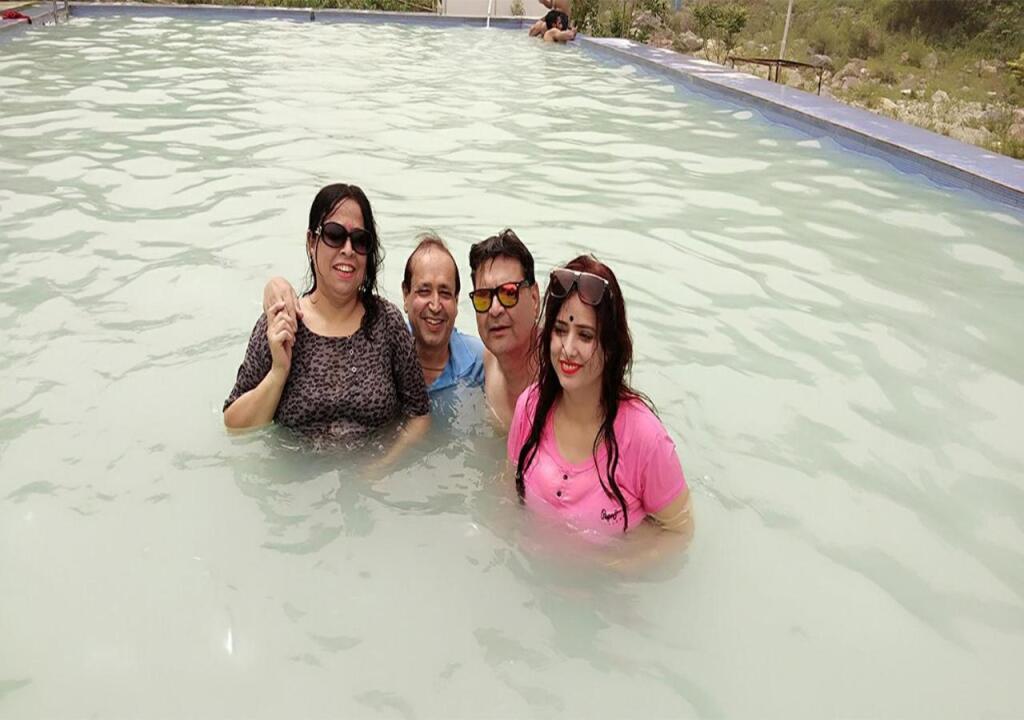 Чубаттакхал: Crocus River Resort