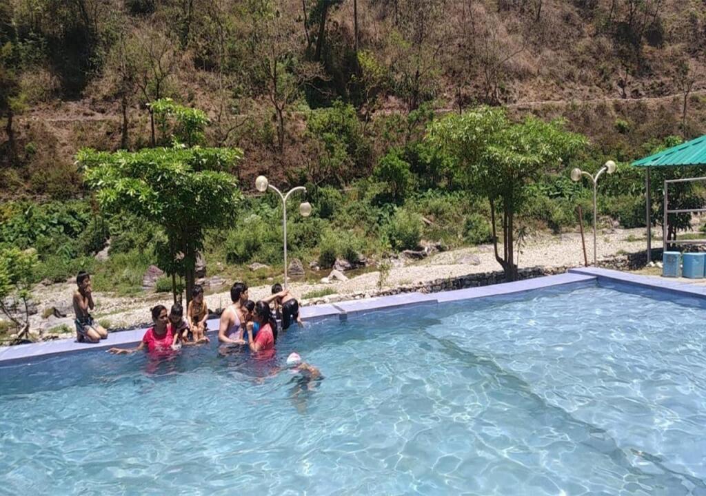 Чубаттакхал: Crocus River Resort