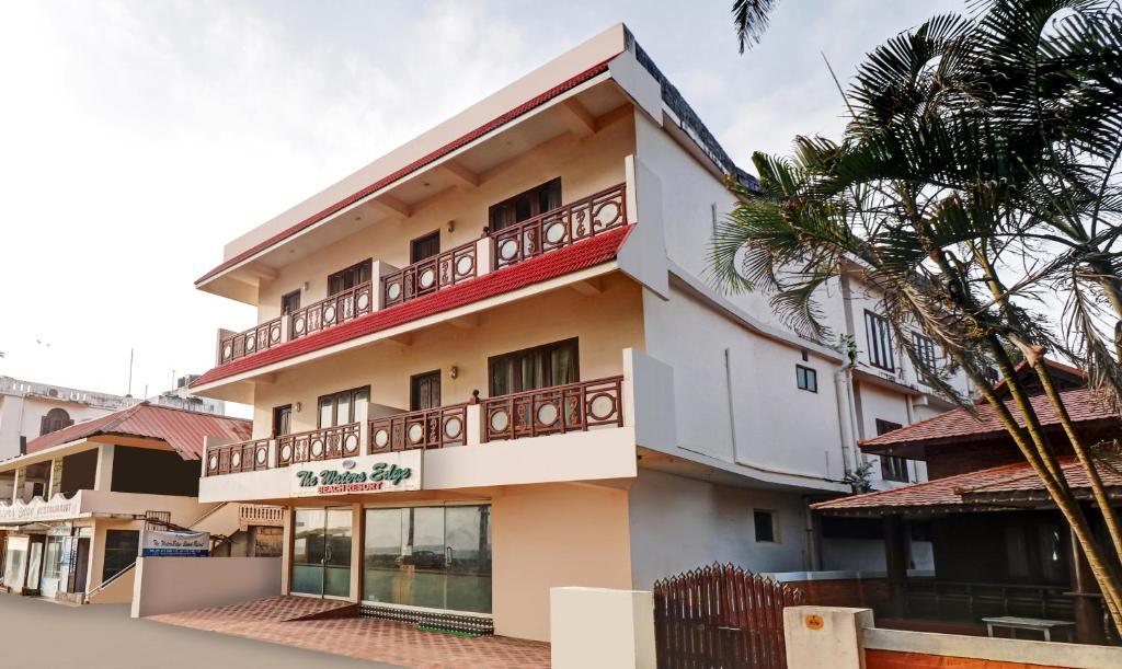 Ковалам: Itsy Hotels The Waters Edge Beach Resort