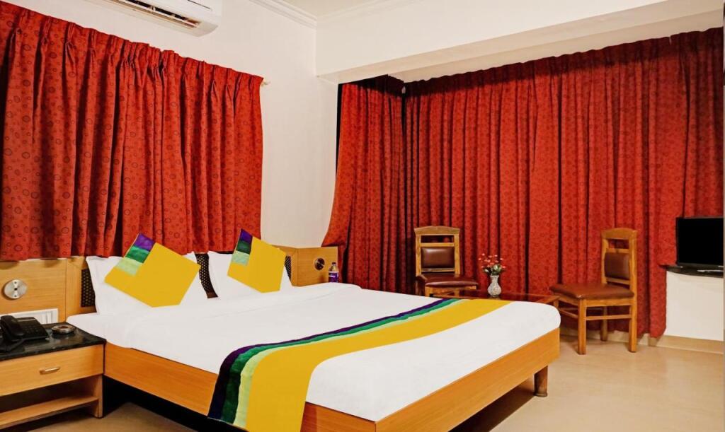 Пуна: Itsy Hotels Crown Inn