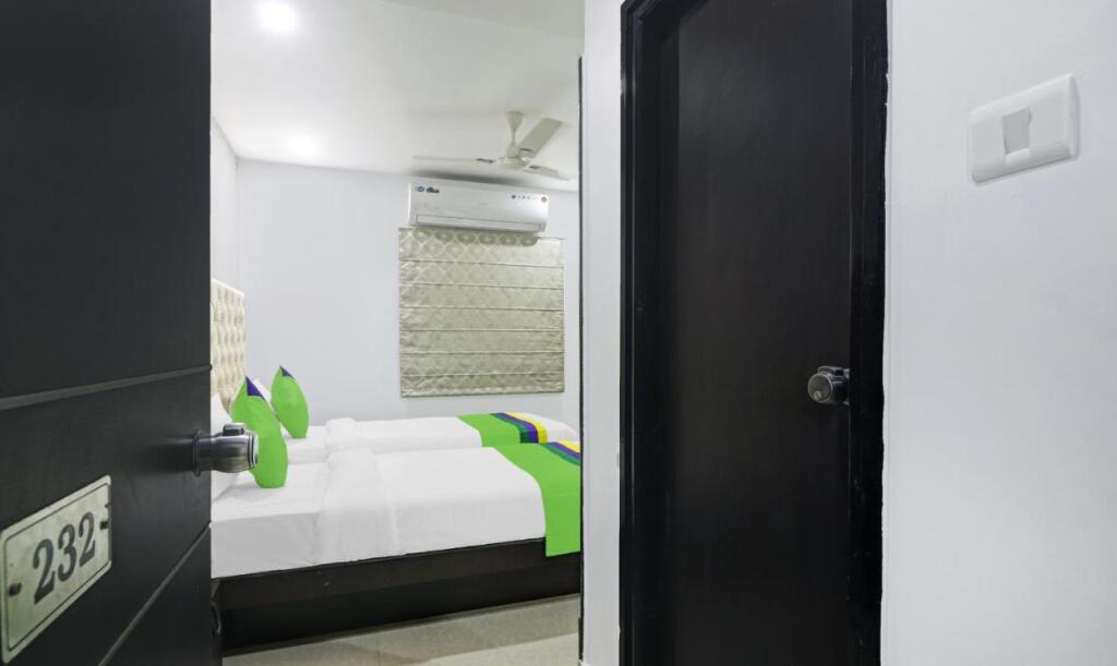 Хидерабад: Treebo Kruthika Residency
