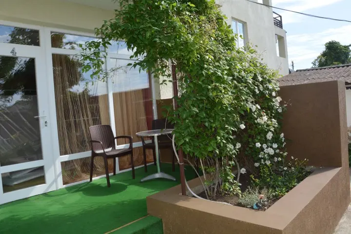 Штормовое: Dacha Leo Guest House