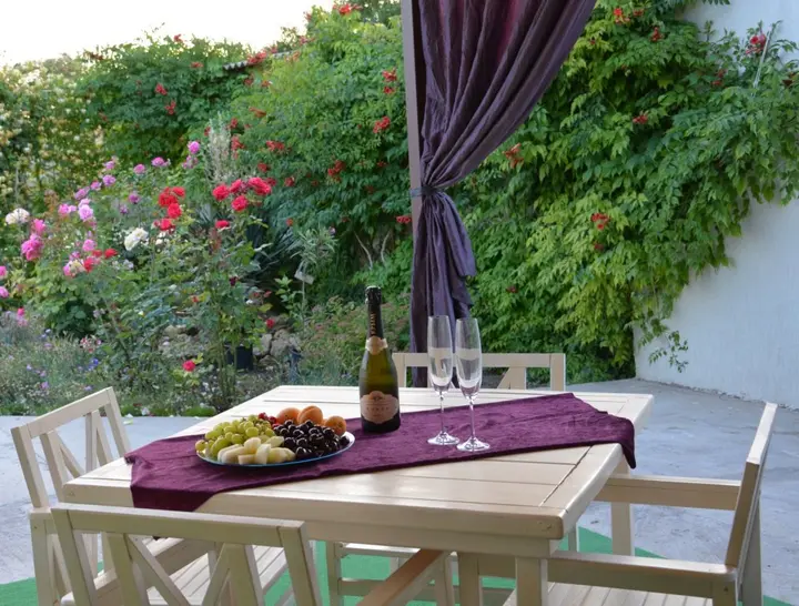 Штормовое: Dacha Leo Guest House