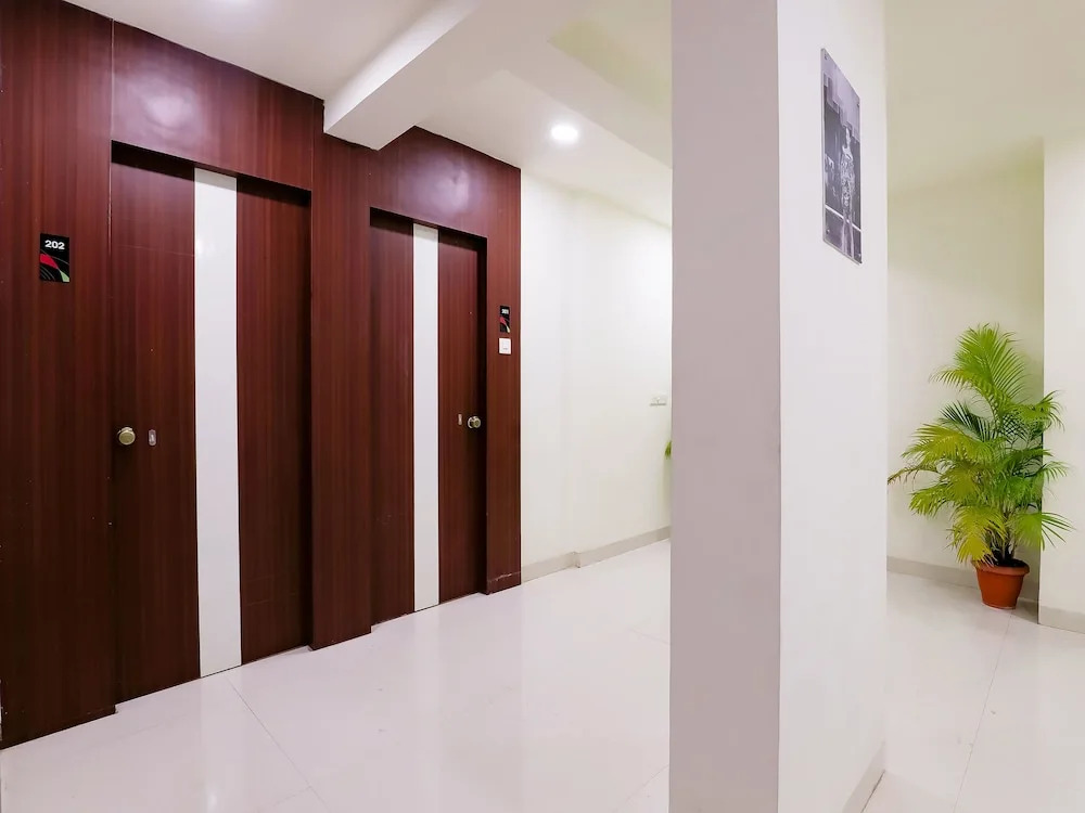 Нагпур: Restr Inn Manish Nagar