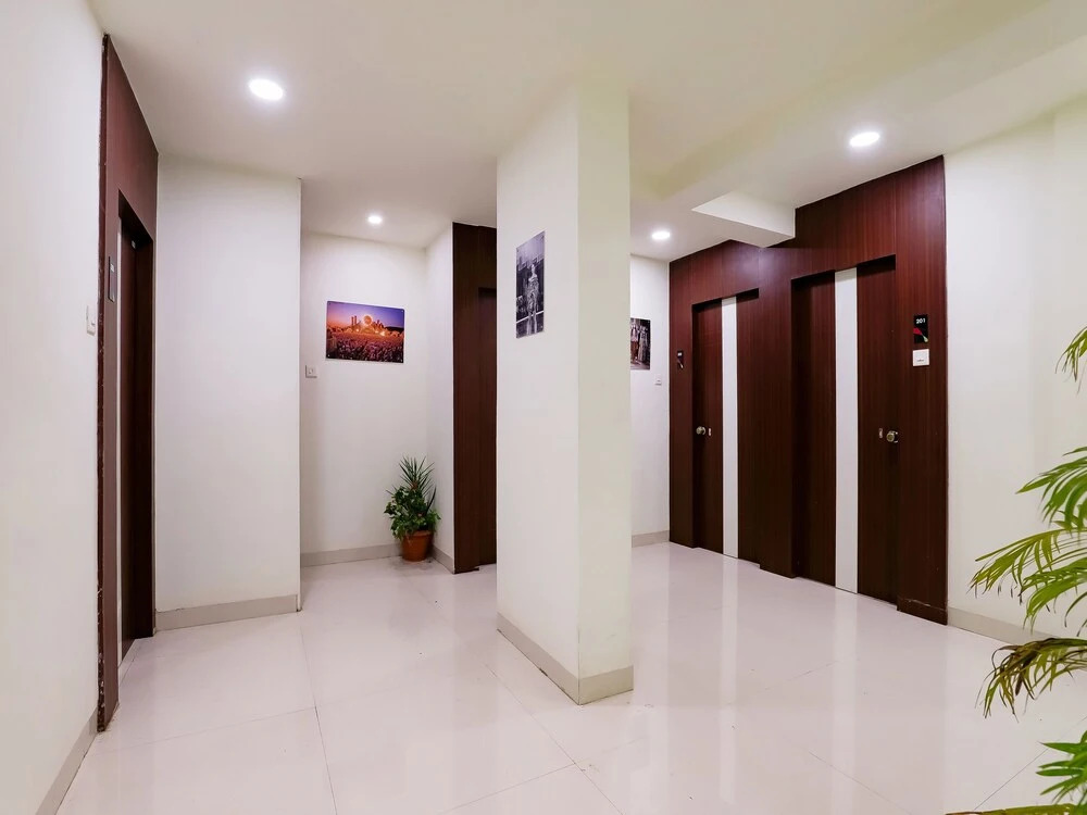 Нагпур: Restr Inn Manish Nagar