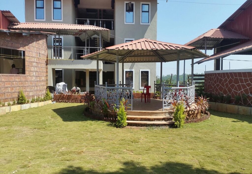 Олд-Махабалешвар: Treebo Vhyomaan Resort